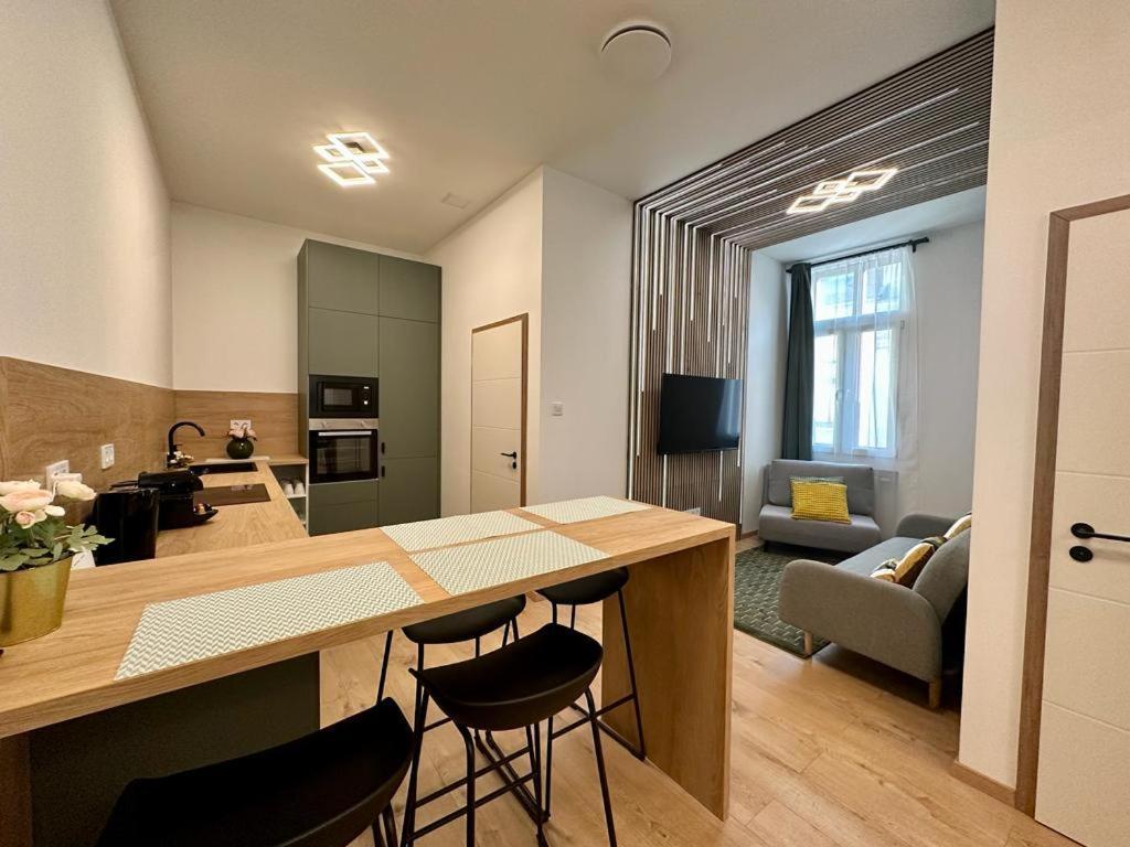 Apartment At Gozsdu Courtyard #Partyzone #Downtown #Freeparking Boedapest Buitenkant foto