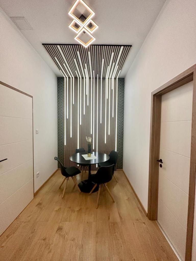 Apartment At Gozsdu Courtyard #Partyzone #Downtown #Freeparking Boedapest Buitenkant foto