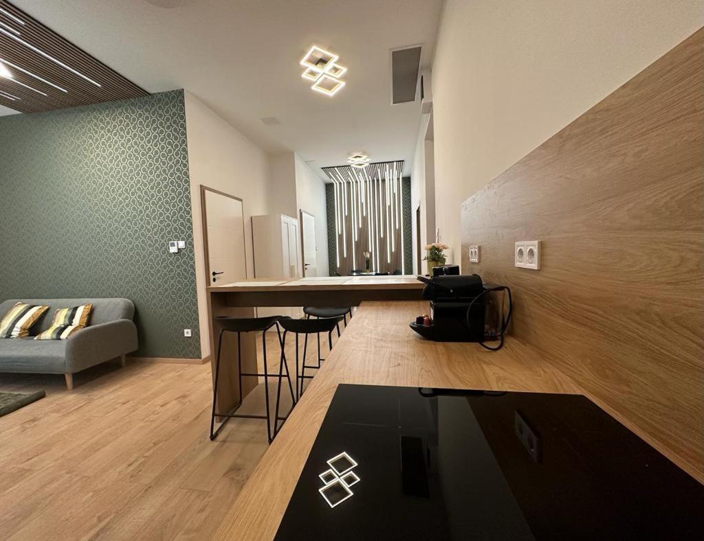 Apartment At Gozsdu Courtyard #Partyzone #Downtown #Freeparking Boedapest Buitenkant foto