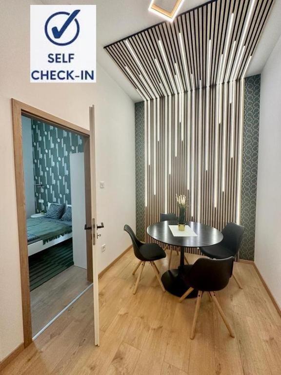 Apartment At Gozsdu Courtyard #Partyzone #Downtown #Freeparking Boedapest Buitenkant foto